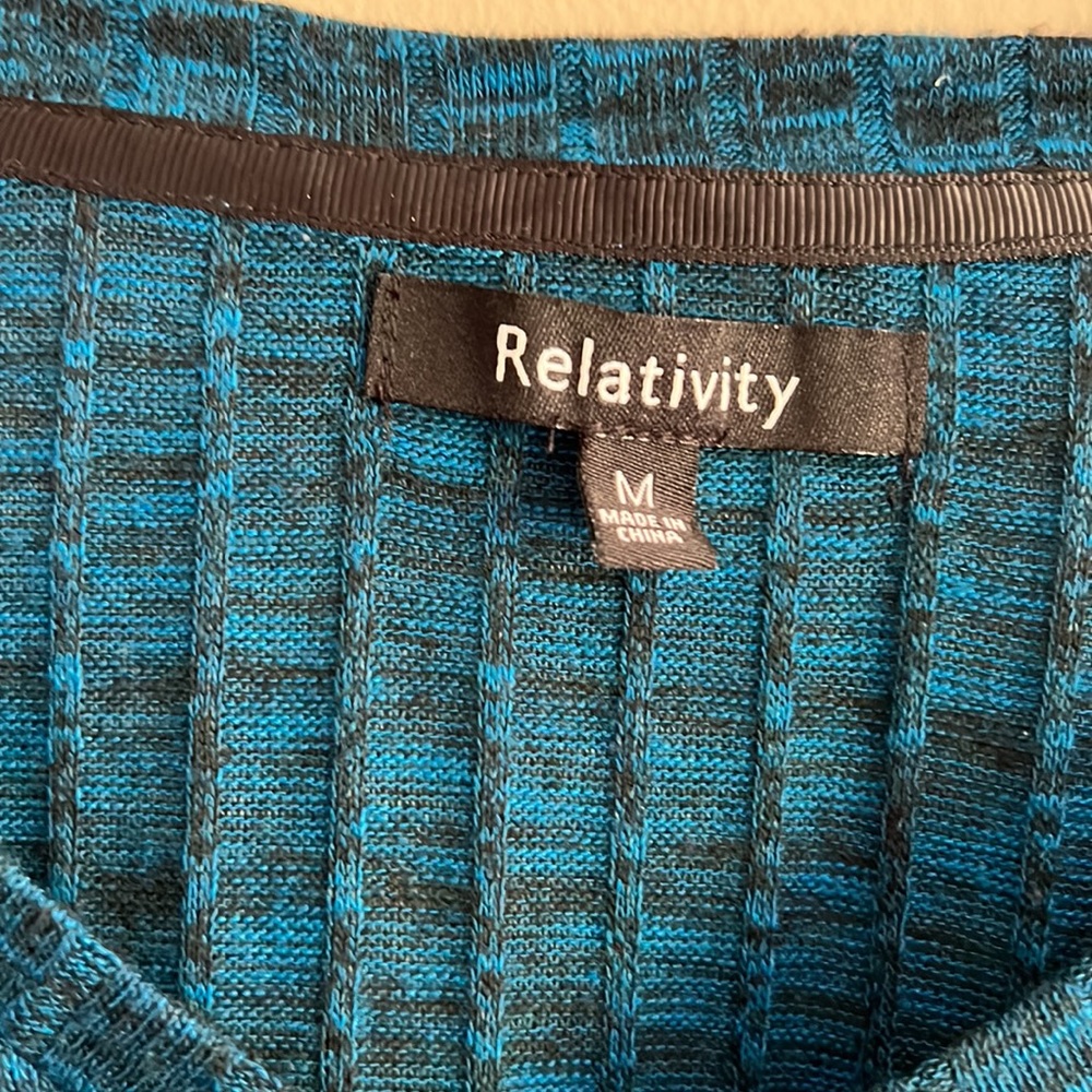 Relativity tunic top - Picture 2 of 8
